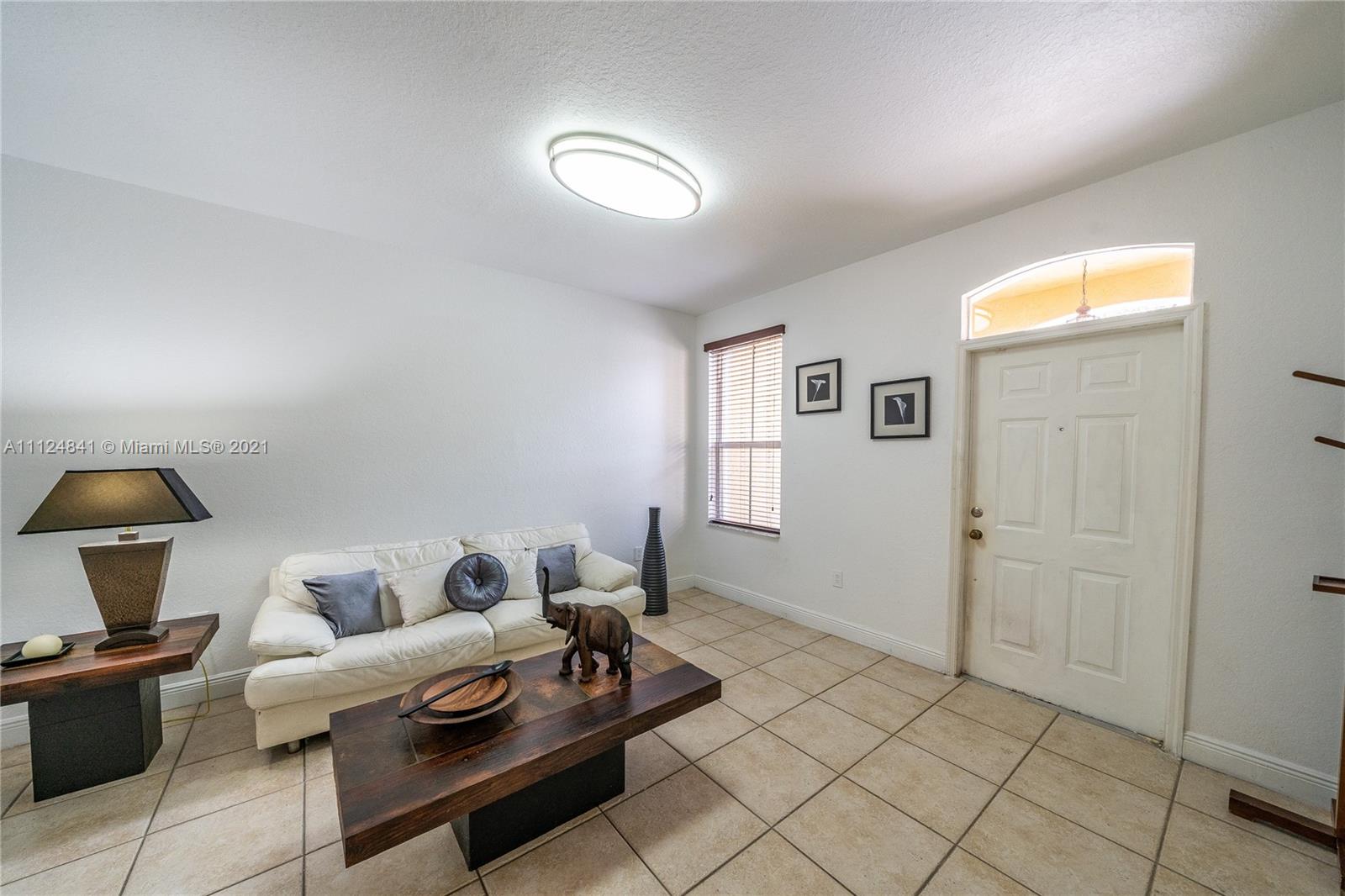 979 Southwest 154th Path Miami, FL 33194 - Photo 8 of 40 Gallery Image 8