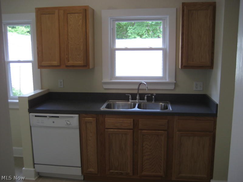 1503 Maple Road Cleveland Heights, OH 44121 - Photo 8 of 30