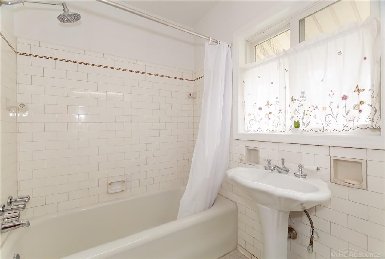 762 Bedford Road Grosse Pointe Park, MI 48230 - Photo 33 of 57