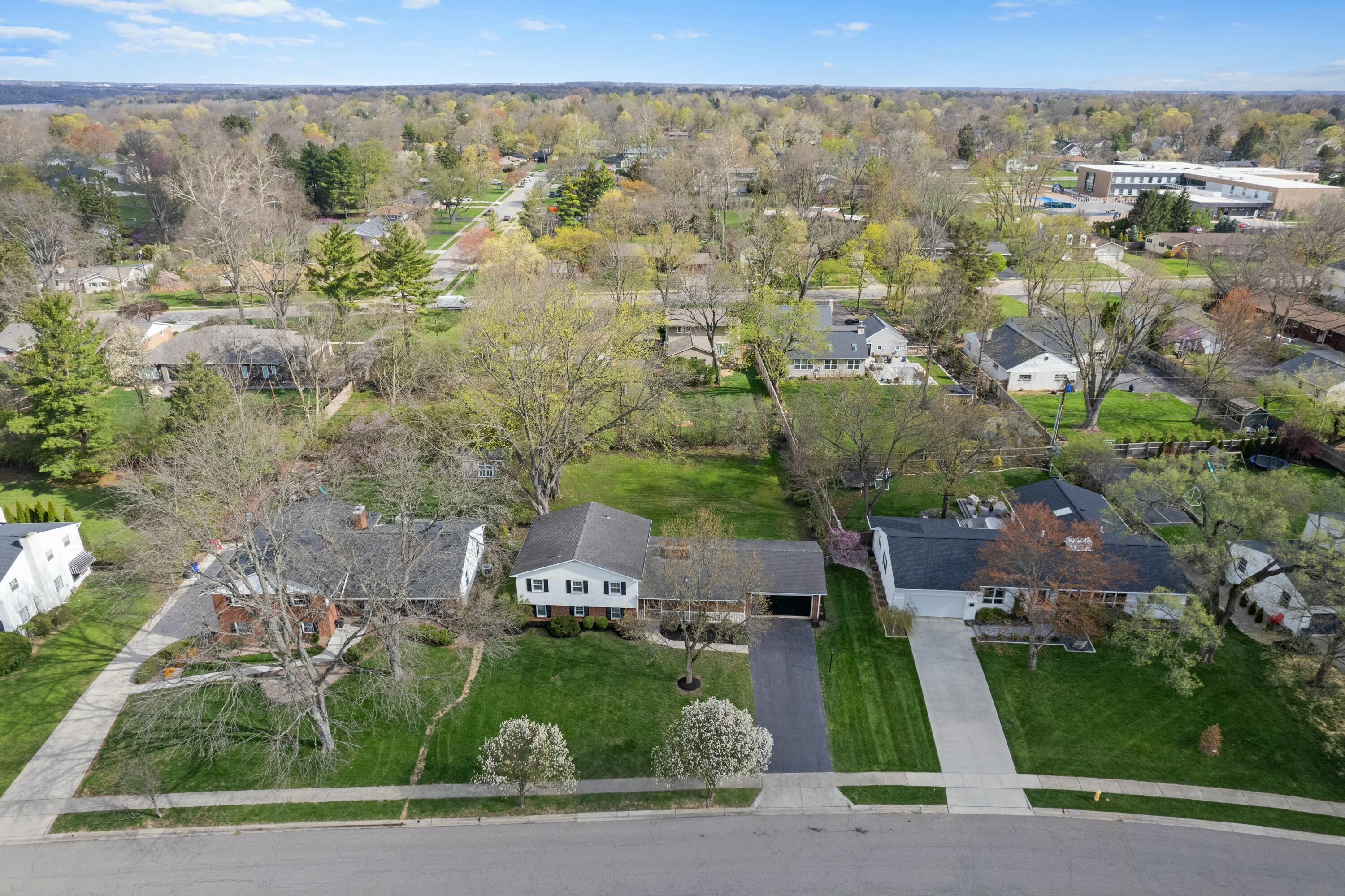 2500 Lytham Road Upper Arlington, OH 43220 - Photo 65 of 69 Drone