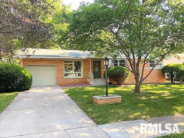 2065 Cambridge Road Springfield, IL 62704 - Photo 1 of 40 Gallery Image 1