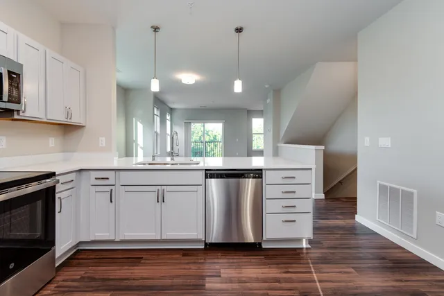 $389,900 | 2674 Notre Dame Drive, Unit 707, Fitchburg, WI 53711