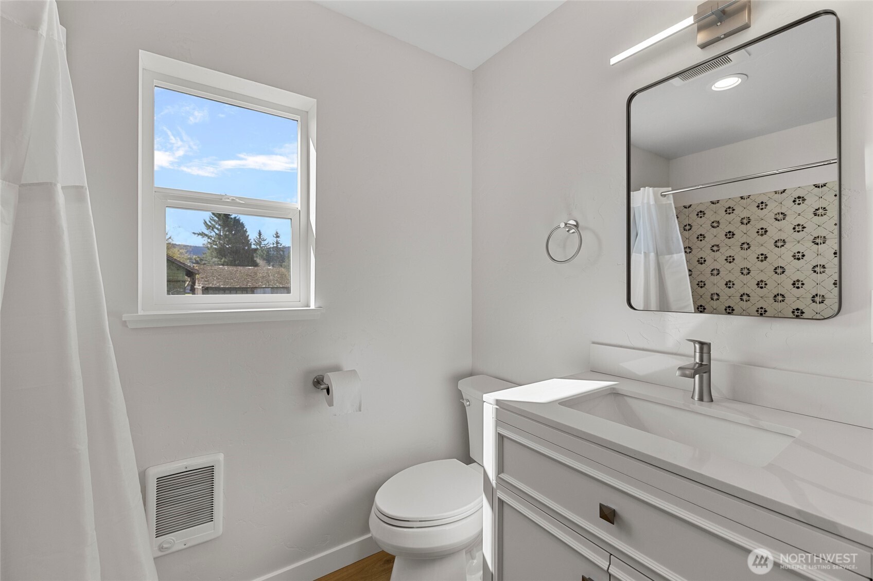 24578 Wicker Road Sedro-Woolley, WA 98284 - Photo 16 of 40