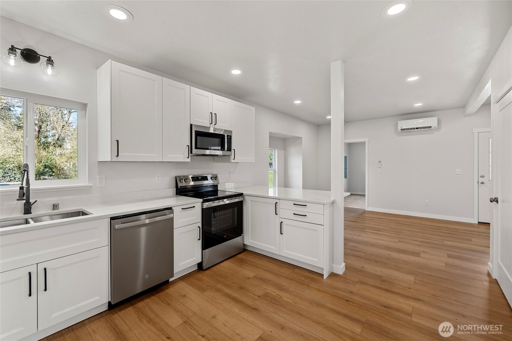 24578 Wicker Road Sedro-Woolley, WA 98284 - Photo 7 of 40