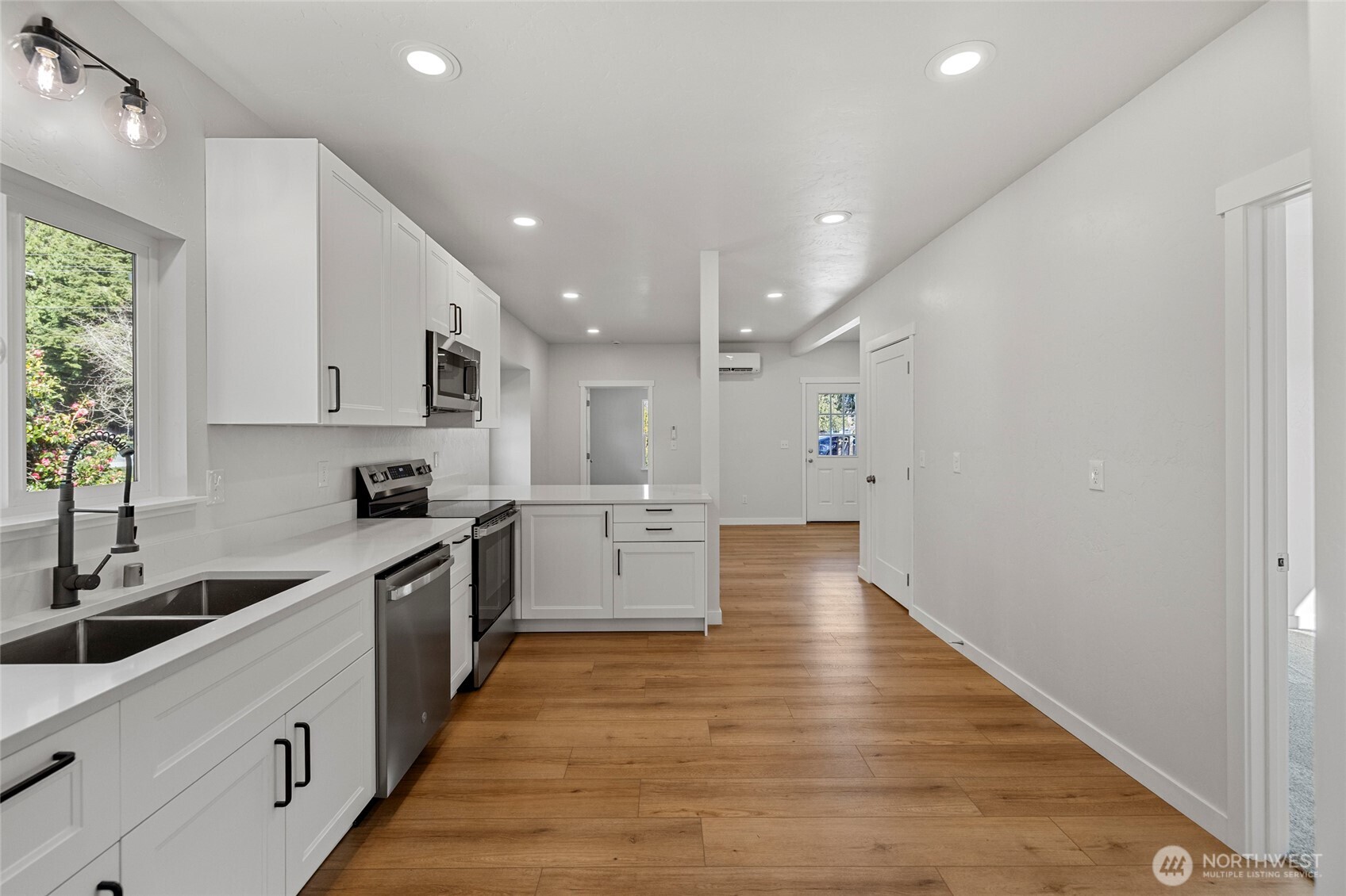 24578 Wicker Road Sedro-Woolley, WA 98284 - Photo 9 of 40