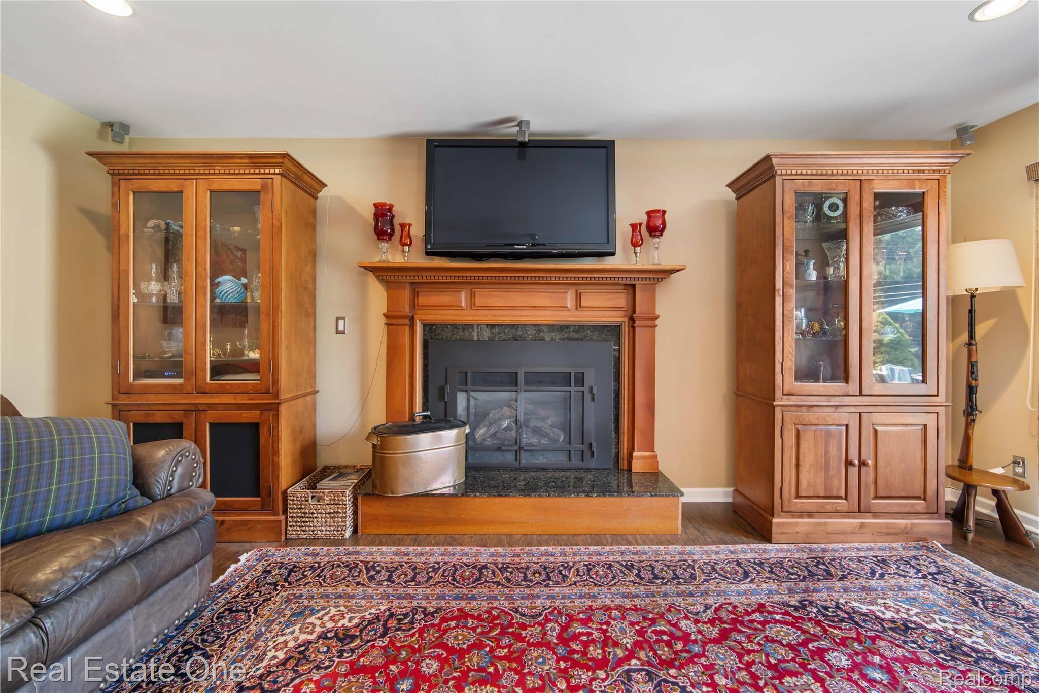 2738 New England Drive Rochester, MI 48309 - Photo 12 of 43 IMG_0873.JPG