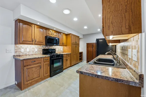 $219,900 | 11612 Yellowstone Trail, Harlan, IN 46743