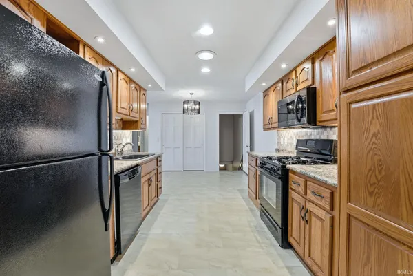 $219,900 | 11612 Yellowstone Trail, Harlan, IN 46743