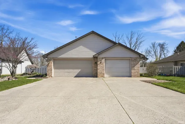 $219,900 | 11612 Yellowstone Trail, Harlan, IN 46743
