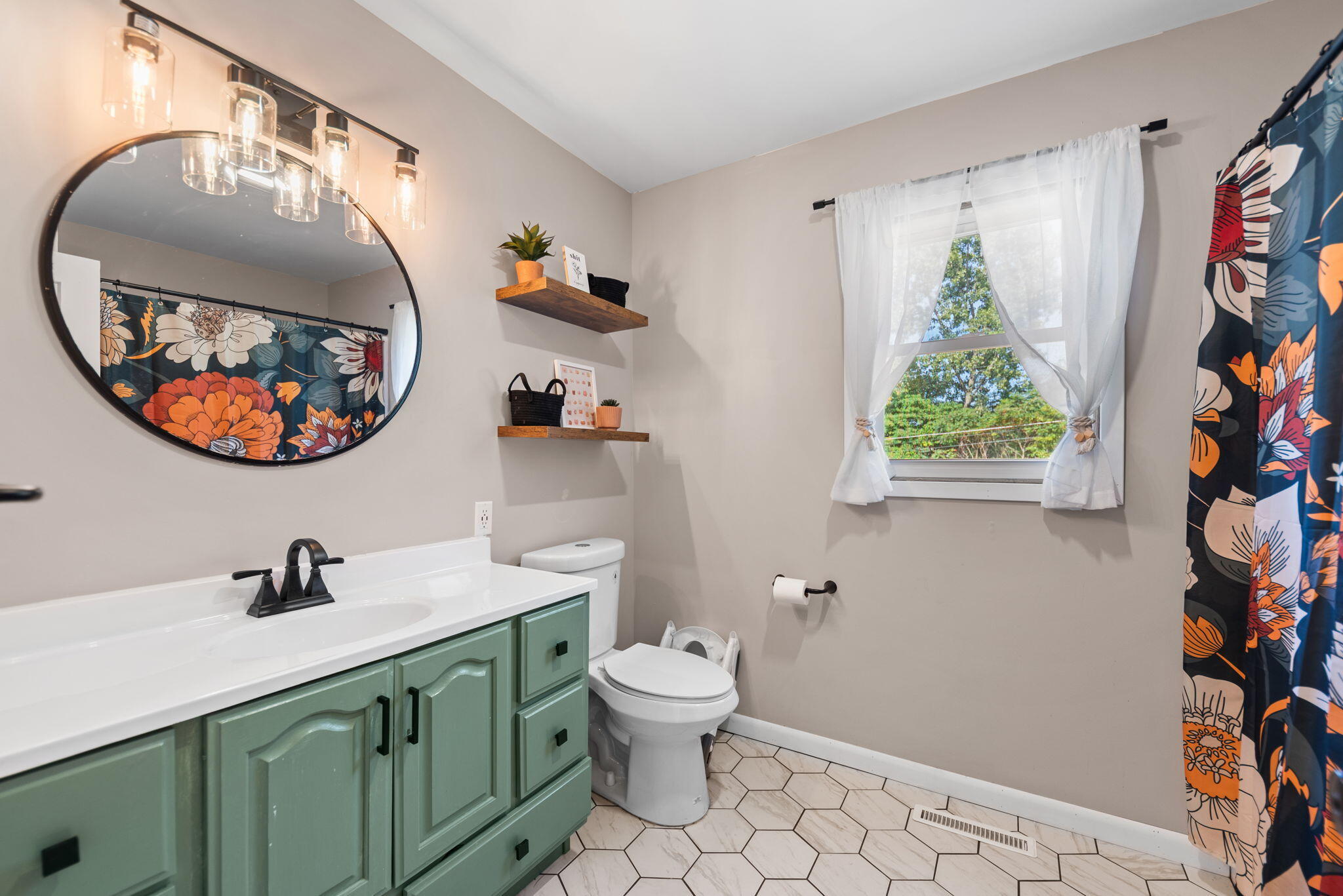 2305 Thomas Road Valparaiso, IN 46383 - Photo 13 of 17 2048x1367