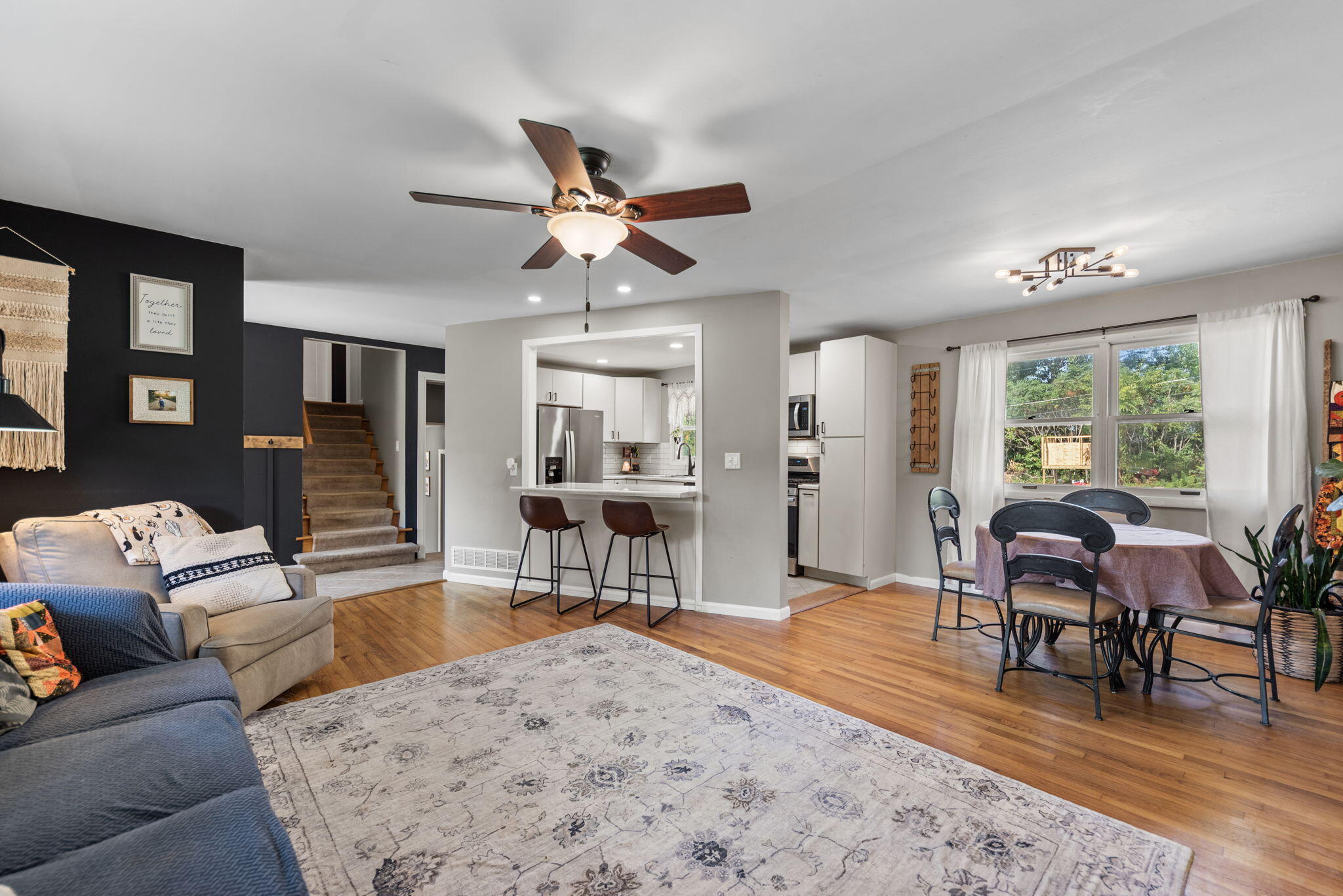 2305 Thomas Road Valparaiso, IN 46383 - Photo 3 of 17 2048x1367