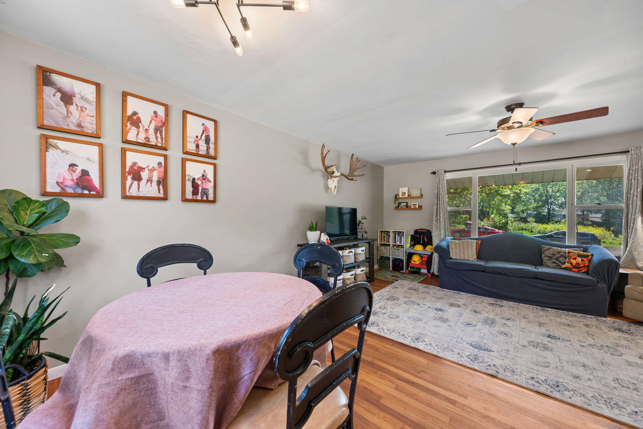 2305 Thomas Road Valparaiso, IN 46383 - Photo 6 of 17 2048x1367
