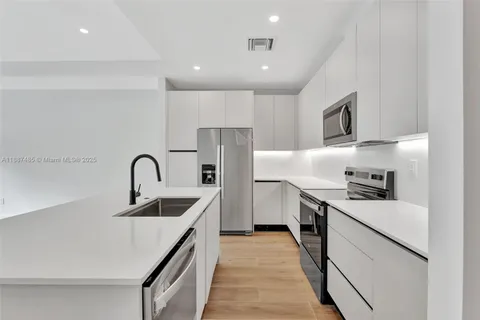 $646,000 | 1559 Northwest 94th Way, Unit 8, Coral Springs, FL 33071