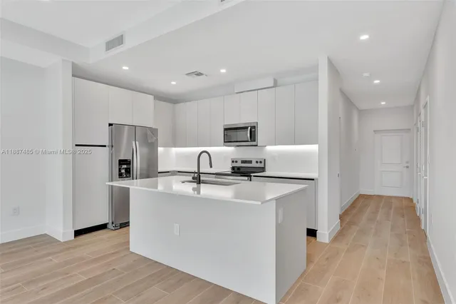 $646,000 | 1559 Northwest 94th Way, Unit 8, Coral Springs, FL 33071