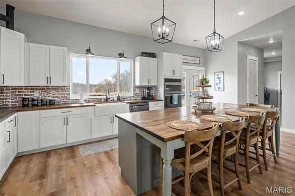 $425,000 | 101 Mcintyre Lane, Silex, MO 63377