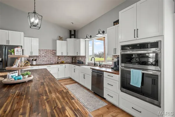 $425,000 | 101 Mcintyre Lane, Silex, MO 63377