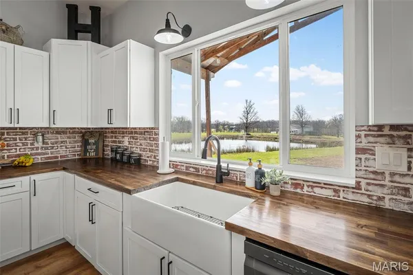 $425,000 | 101 Mcintyre Lane, Silex, MO 63377