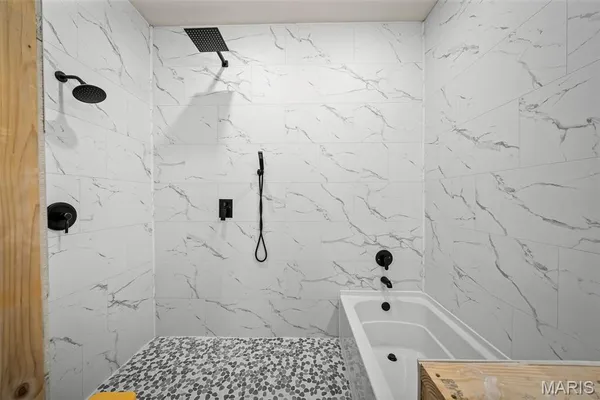 $425,000 | 101 Mcintyre Lane, Silex, MO 63377