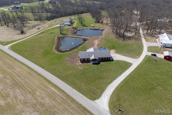 $425,000 | 101 Mcintyre Lane, Silex, MO 63377