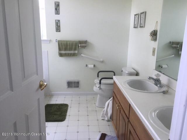 163 Sandpiper Road Barnegat, NJ 08005 - Photo 13 of 18 image