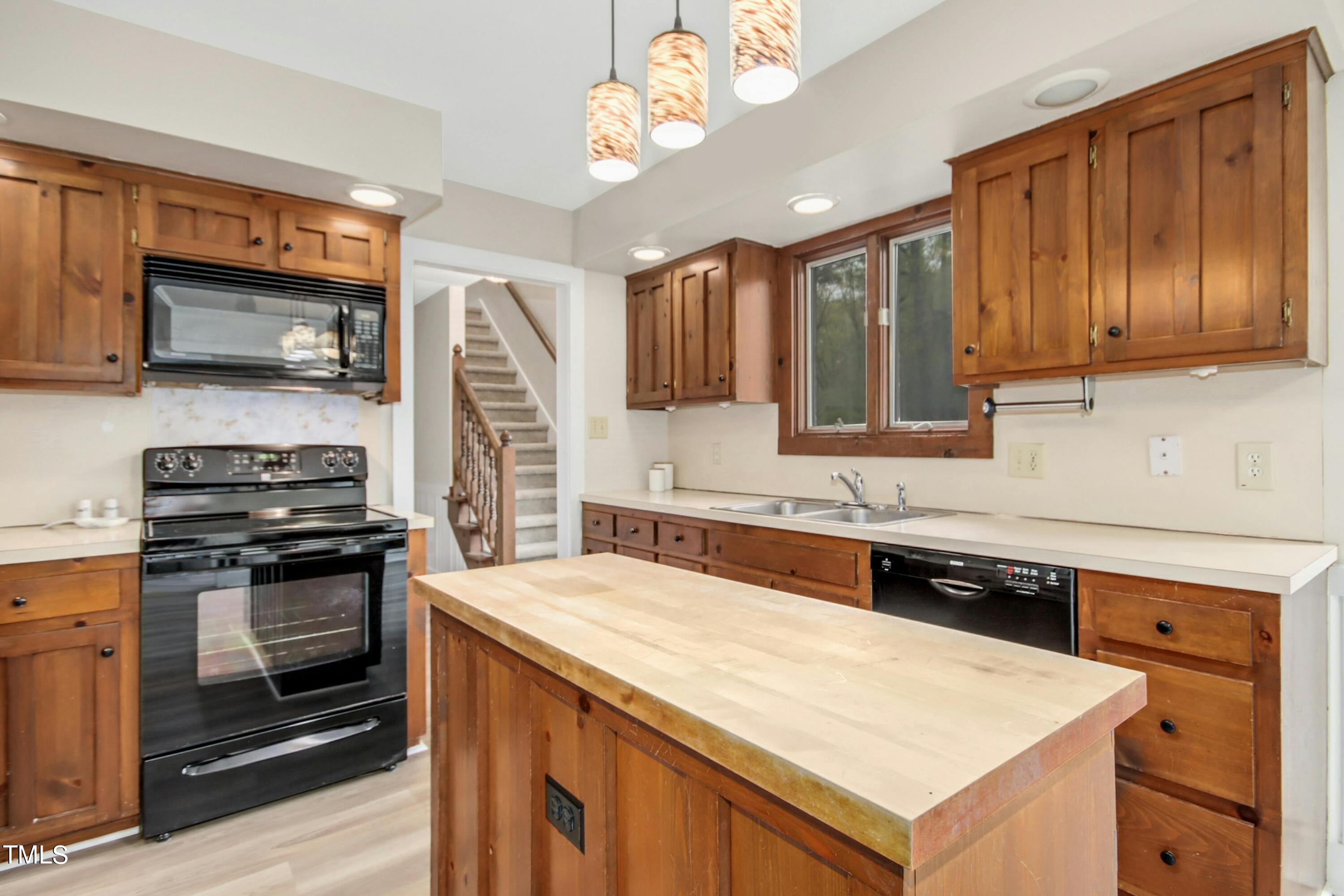809 Carrington Drive Raleigh, NC 27615 - Photo 11 of 54 009-461046-809_Carrington_Drive_IMG_8863