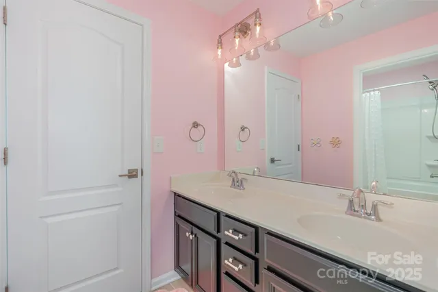 $575,000 | 13422 Canterbury Castle Drive, Charlotte, NC 28273