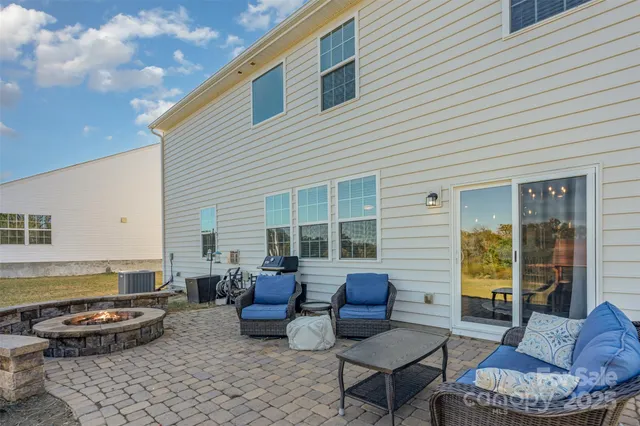 $575,000 | 13422 Canterbury Castle Drive, Charlotte, NC 28273