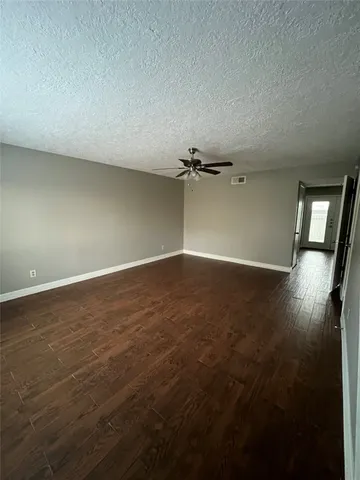 $1,360 | 1945 Miramar Green Street, Unit 1945, Seabrook, TX 77586