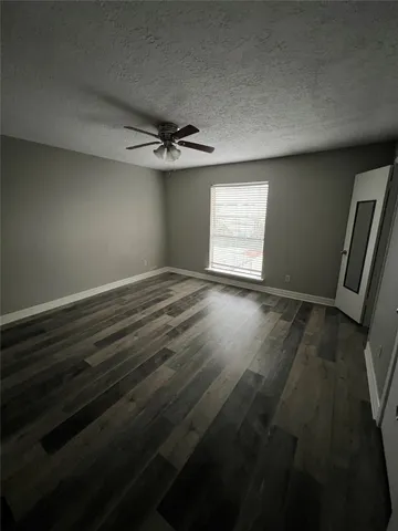 $1,360 | 1945 Miramar Green Street, Unit 1945, Seabrook, TX 77586