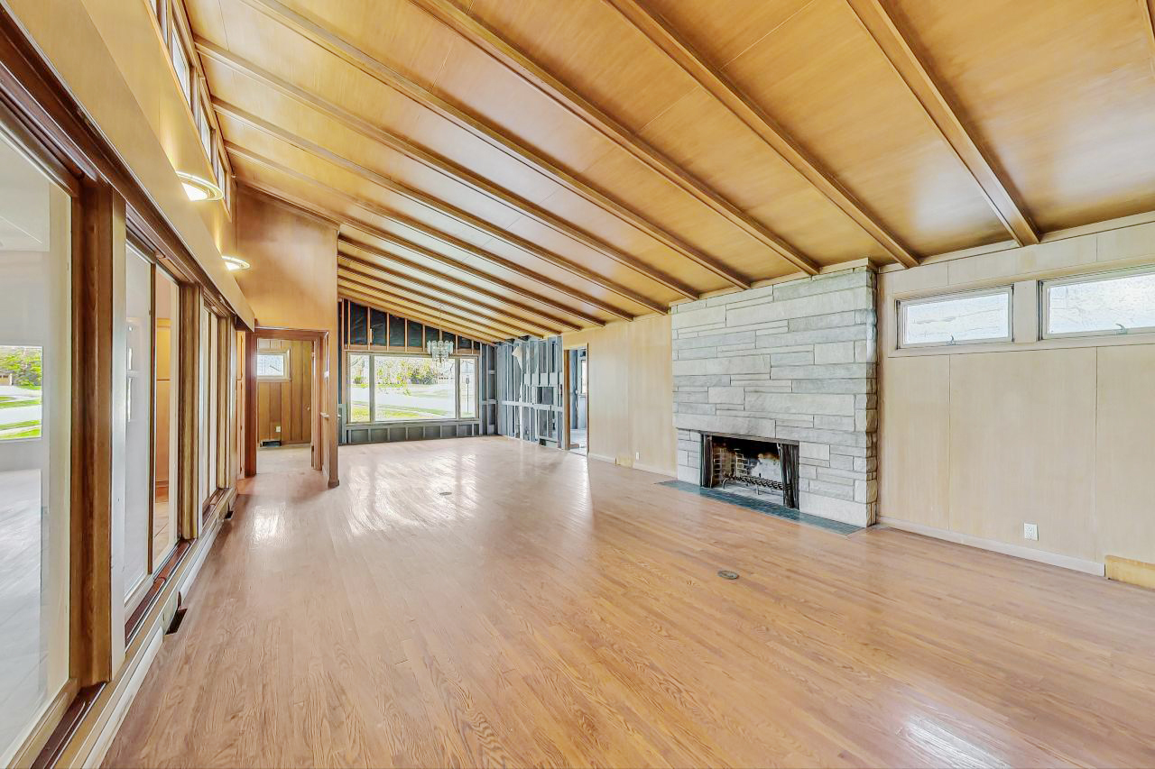 246 Miller Avenue DeKalb, IL 60115 - Photo 8 of 56 a view of a interior of the house