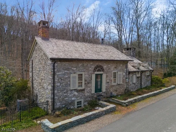 $1,175,000 | 34 Water Street, Lebanon, NJ 08833