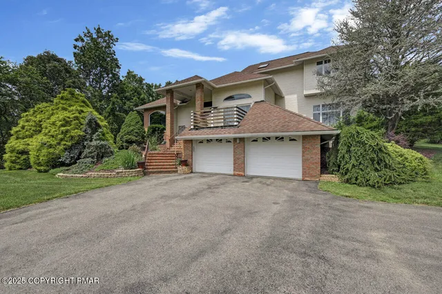 $779,000 | 648 Marion Lane, Brodheadsville, PA 18322