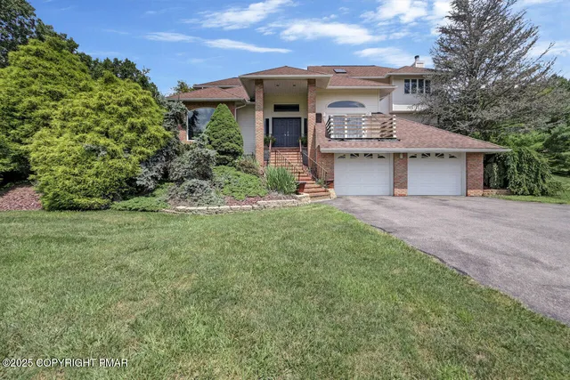 $779,000 | 648 Marion Lane, Brodheadsville, PA 18322