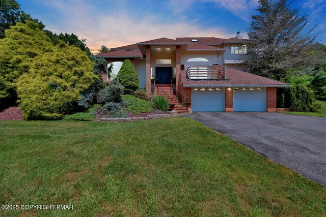 $779,000 | 648 Marion Lane, Brodheadsville, PA 18322