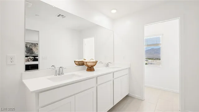 $2,495 | 9660 Axel Fls Avenue, Las Vegas, NV 89143