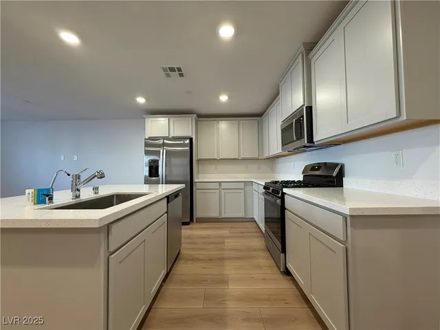 $2,495 | 9660 Axel Fls Avenue, Las Vegas, NV 89143