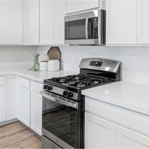 $2,495 | 9660 Axel Fls Avenue, Las Vegas, NV 89143