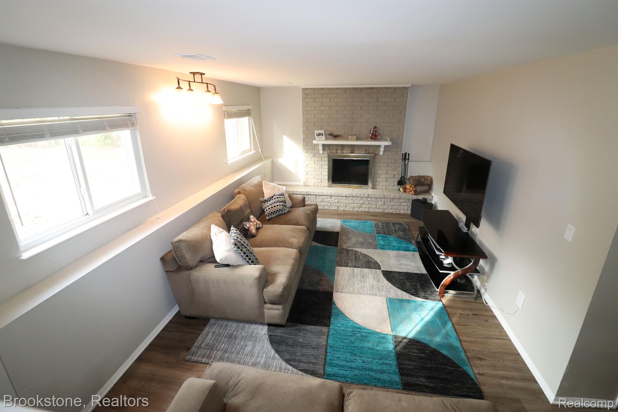 30089 Merrick Warren, MI 48092 - Photo 16 of 53 Gallery Image 16