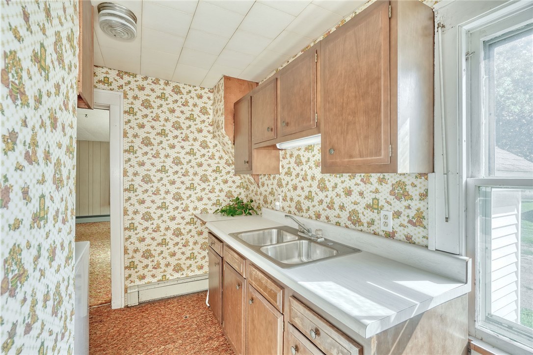 1178 Ridge Road Ontario, NY 14519 - Photo 37 of 49 Laundry/Kitchenette