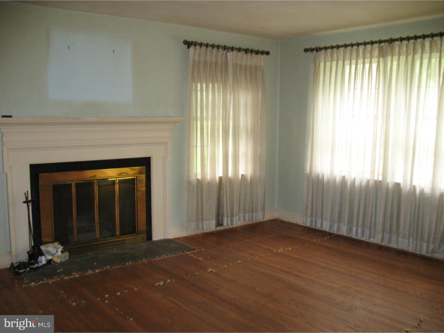 810 Dover Road Wynnewood, PA 19096 - Photo 9 of 21 Living Room