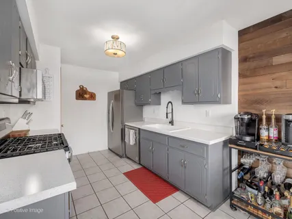 $250,000 | 1042 Schoolgate Road, New Lenox, IL 60451