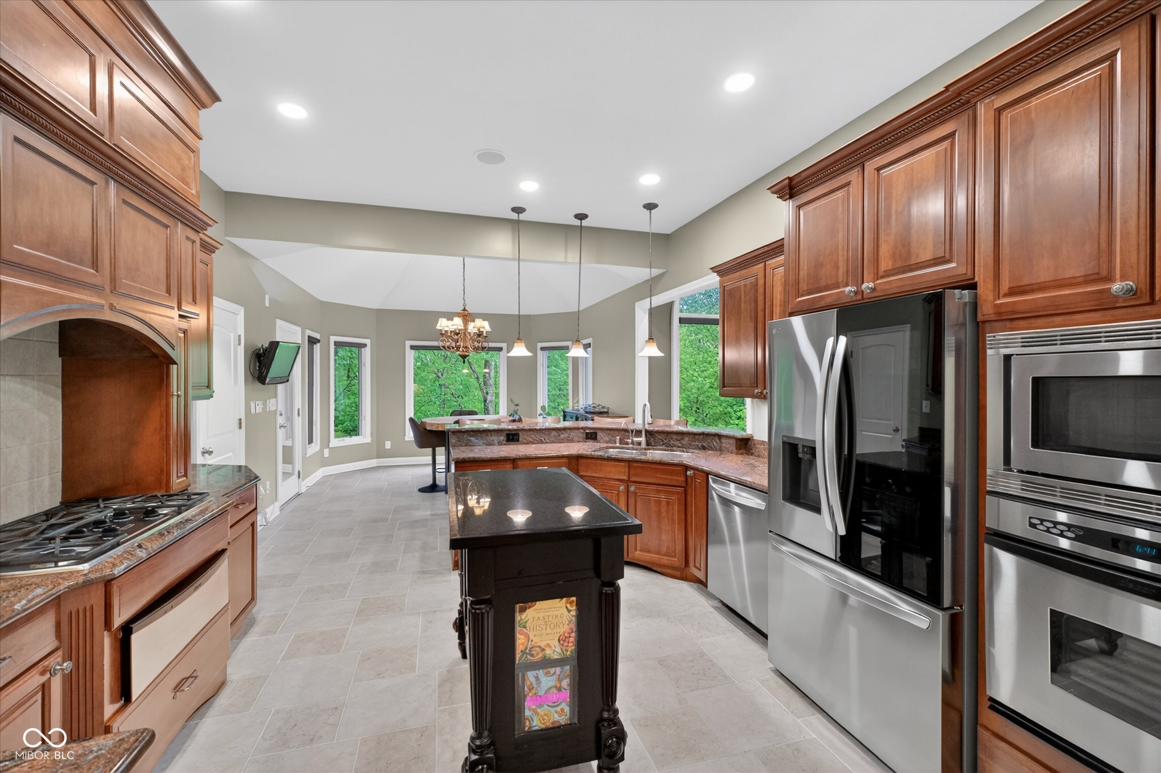 14555 Geist Ridge Drive Fishers, IN 46040 - Photo 7 of 38