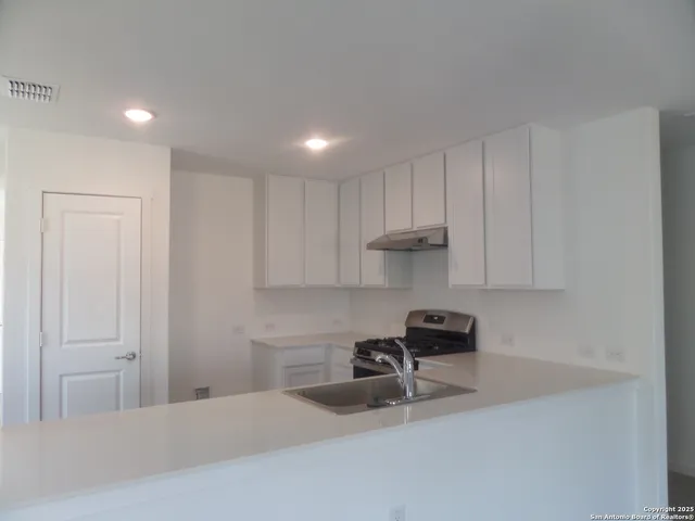 $1,545 | 10646 Vesta Curve, San Antonio, TX 78224