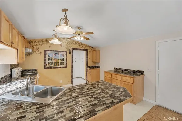 $1,890 | 921 Starr Court, Lebec, CA 93243