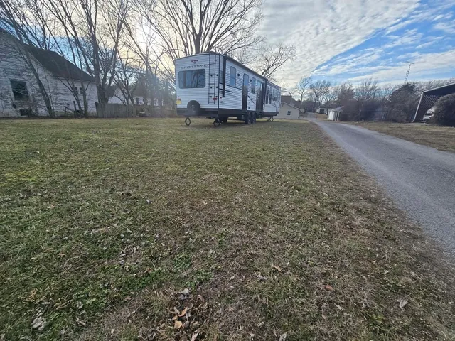 $178,500 | 306 South Thomas Street, Christopher, IL 62822