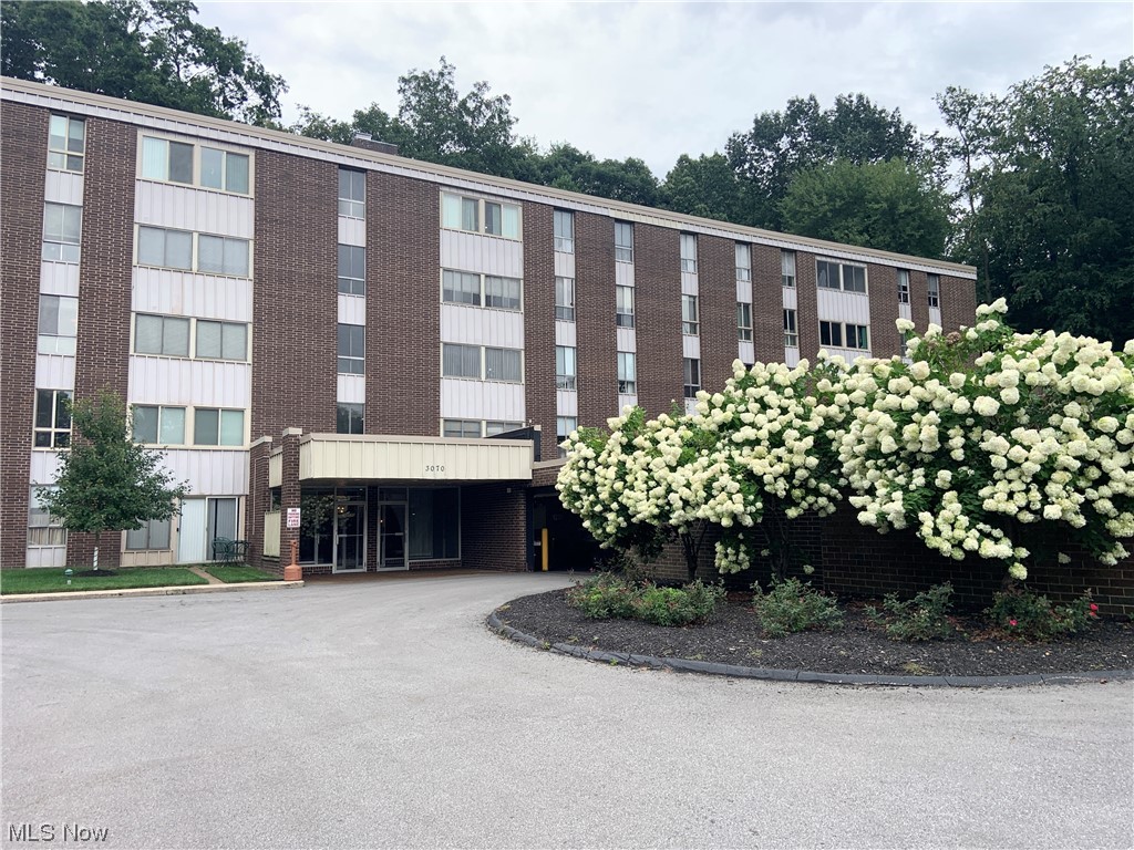 3070 Kent Road, Unit 310 Stow, OH 44224 - Photo 2 of 22