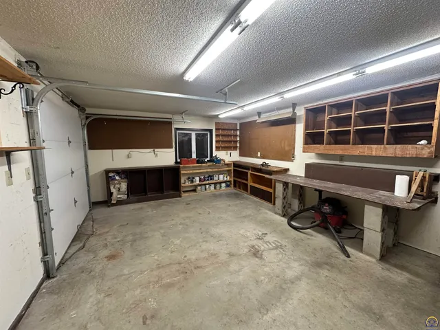 $399,000 | 3650 Northwest Menoken Road, Topeka, KS 66618