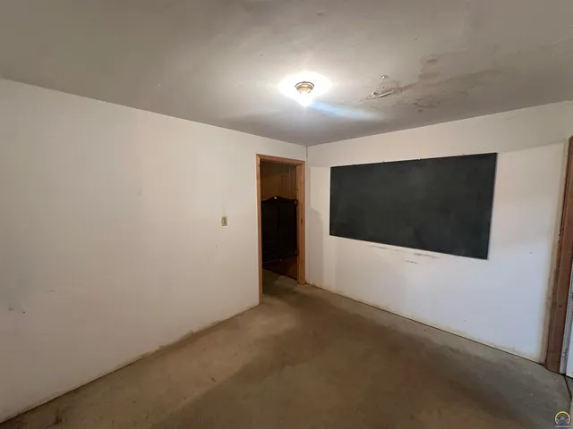 $395,000 | 3650 Northwest Menoken Road, Topeka, KS 66618