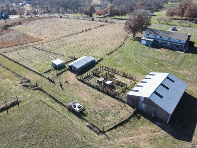$395,000 | 3650 Northwest Menoken Road, Topeka, KS 66618
