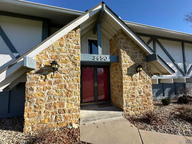 $399,000 | 3650 Northwest Menoken Road, Topeka, KS 66618